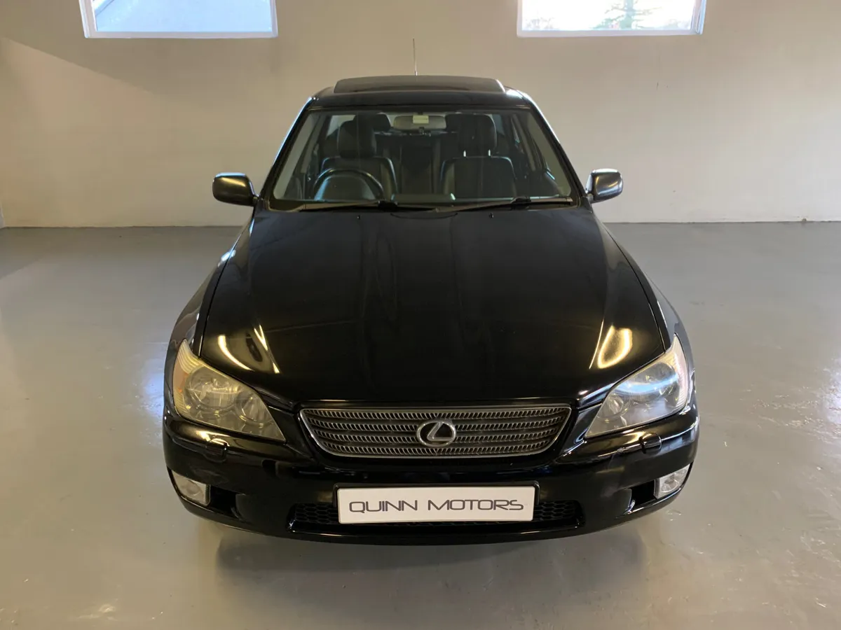 2002 LEXUS IS200 SE | SUNROOF | BLACK  INTERIOR