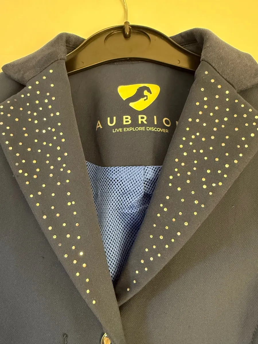 Equestrian 11-12yrs show jacket - Image 1