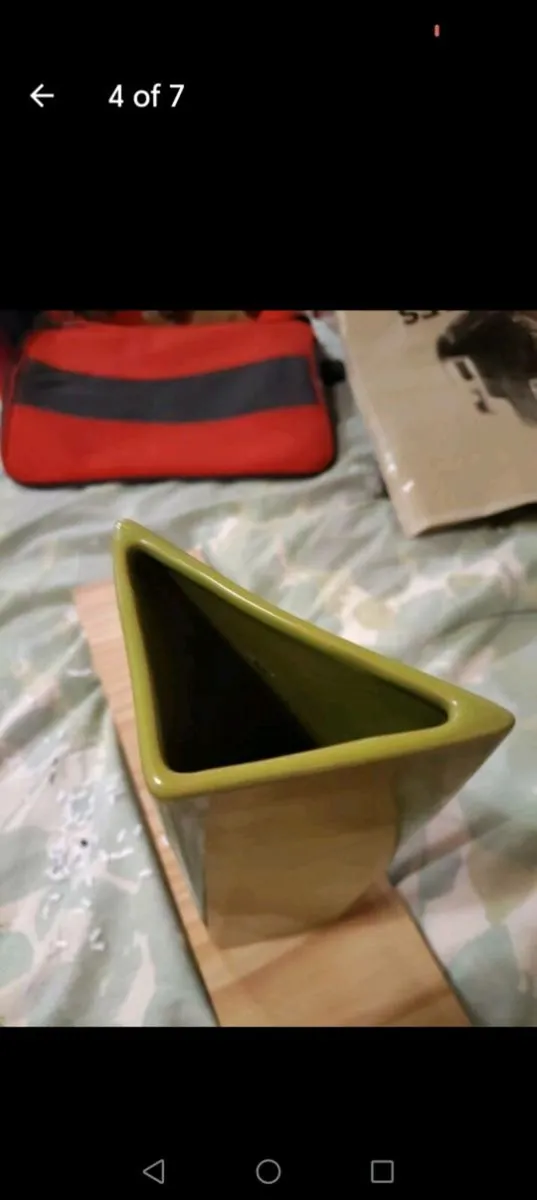 Irregular shaped vase - Image 4