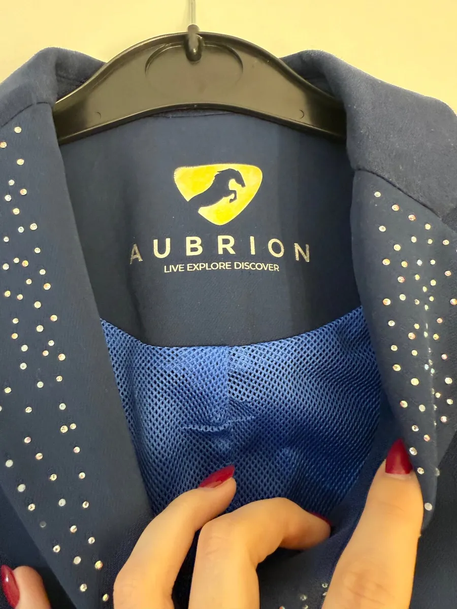 Equestrian 11-12yrs show jacket - Image 3