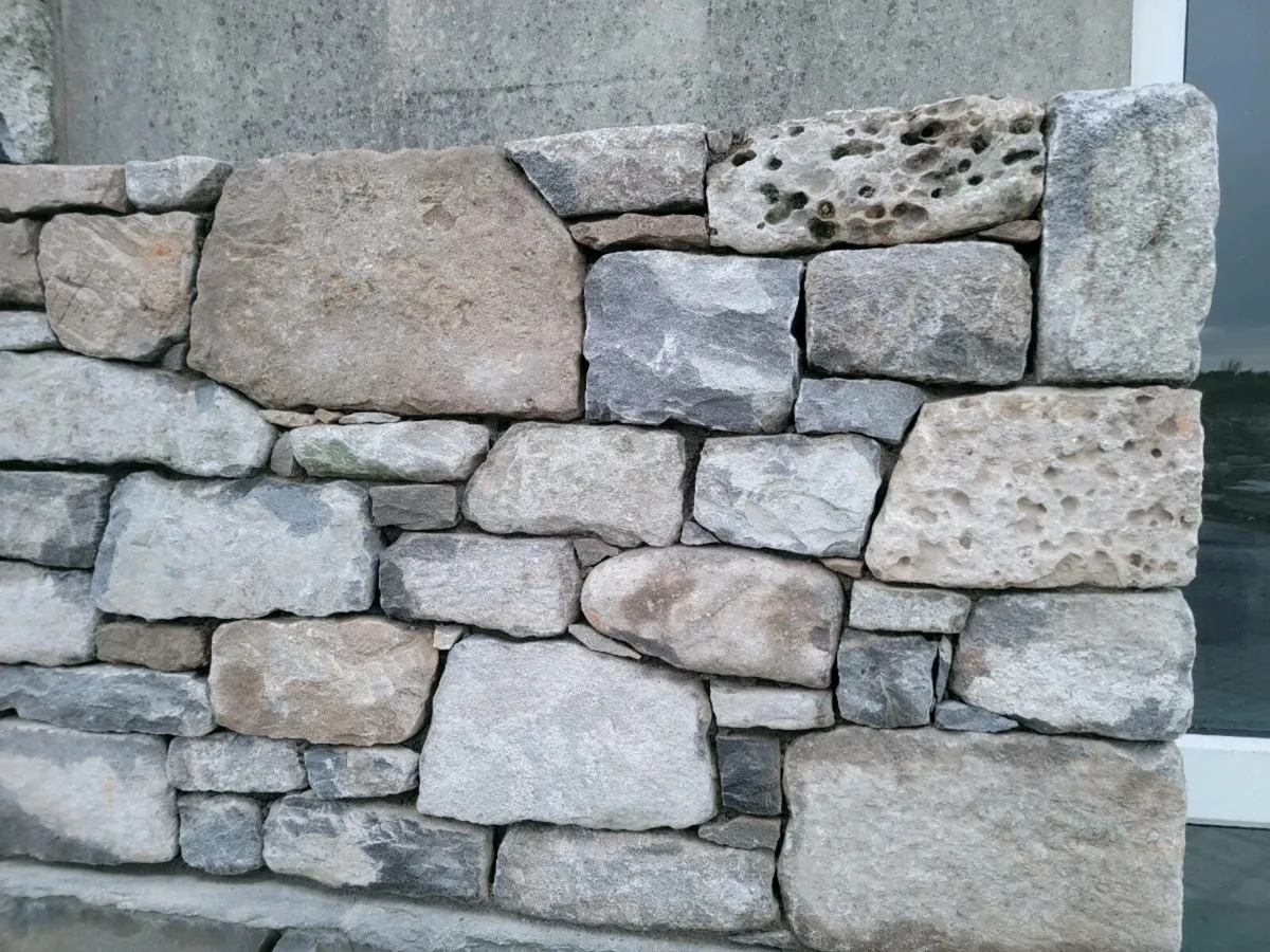 Reclaimed ardbracken quoin stones - Image 4