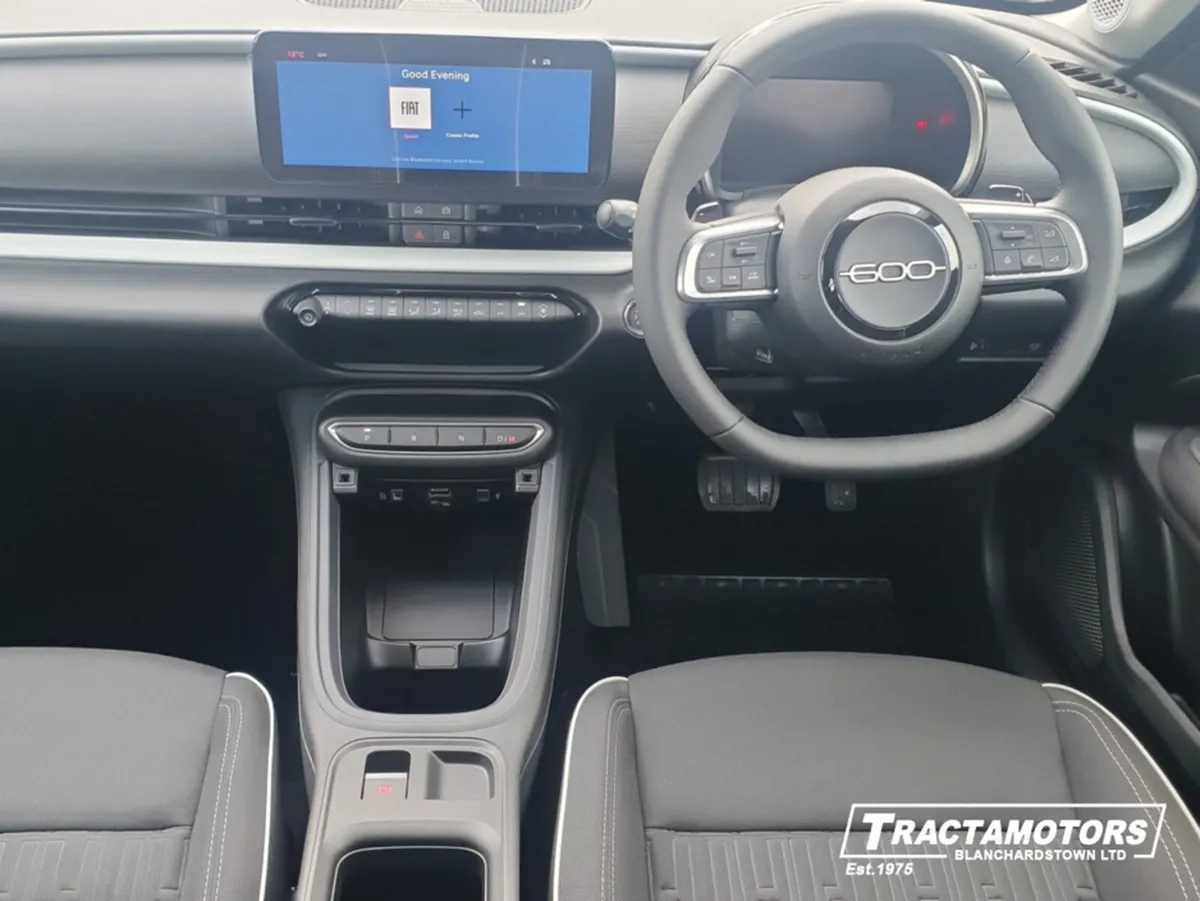 Fiat 600 1.2 PETROL HYBRID - Image 2