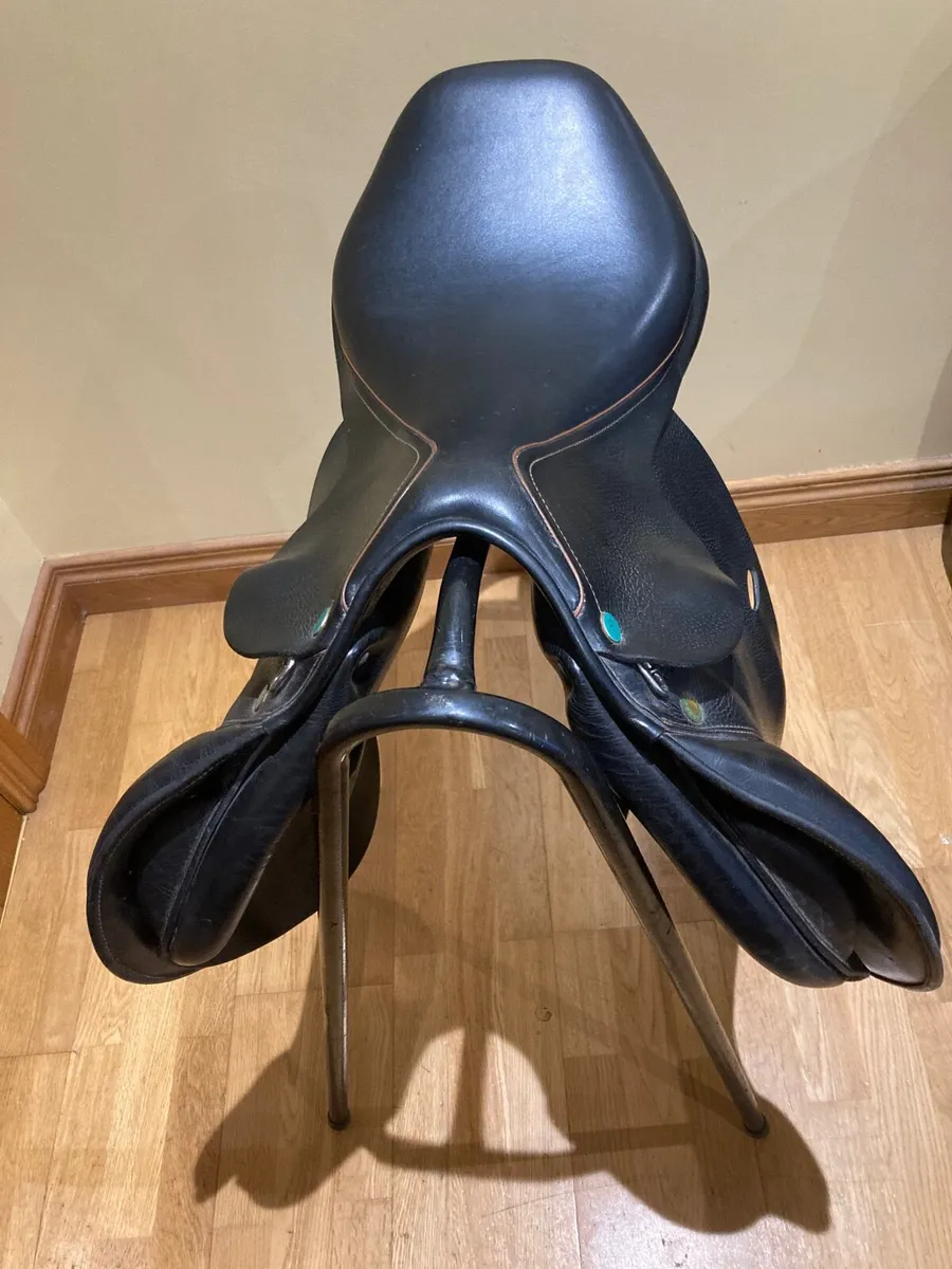 Black leather Saddle - Image 1