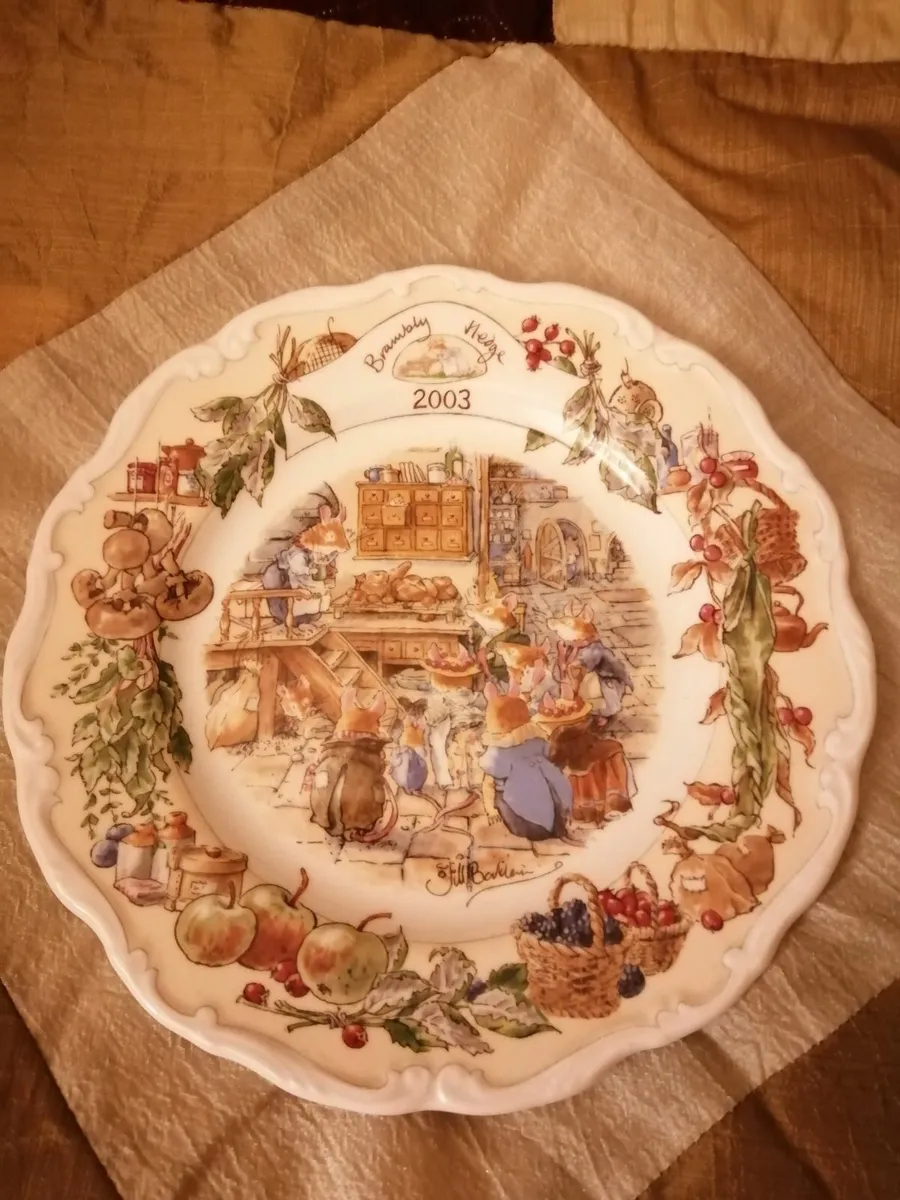Brambly Hedge by Royal Doulton 2003 Year Plate - Image 1