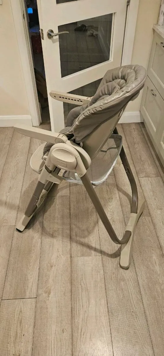 Chicco High Chair - Image 4