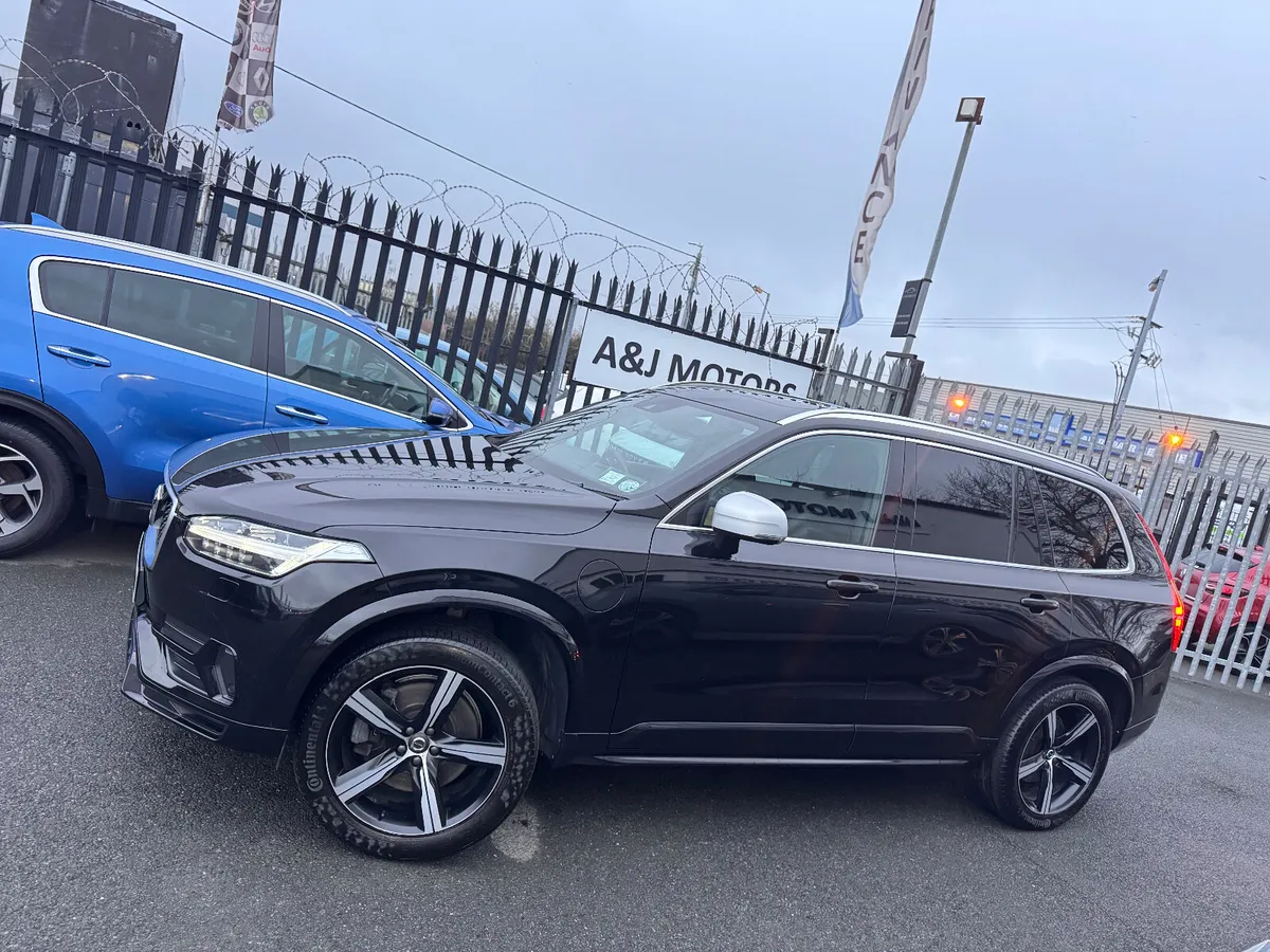 19 Volvo XC90 2.0 Hybrid R Design 7 Seats - Image 3