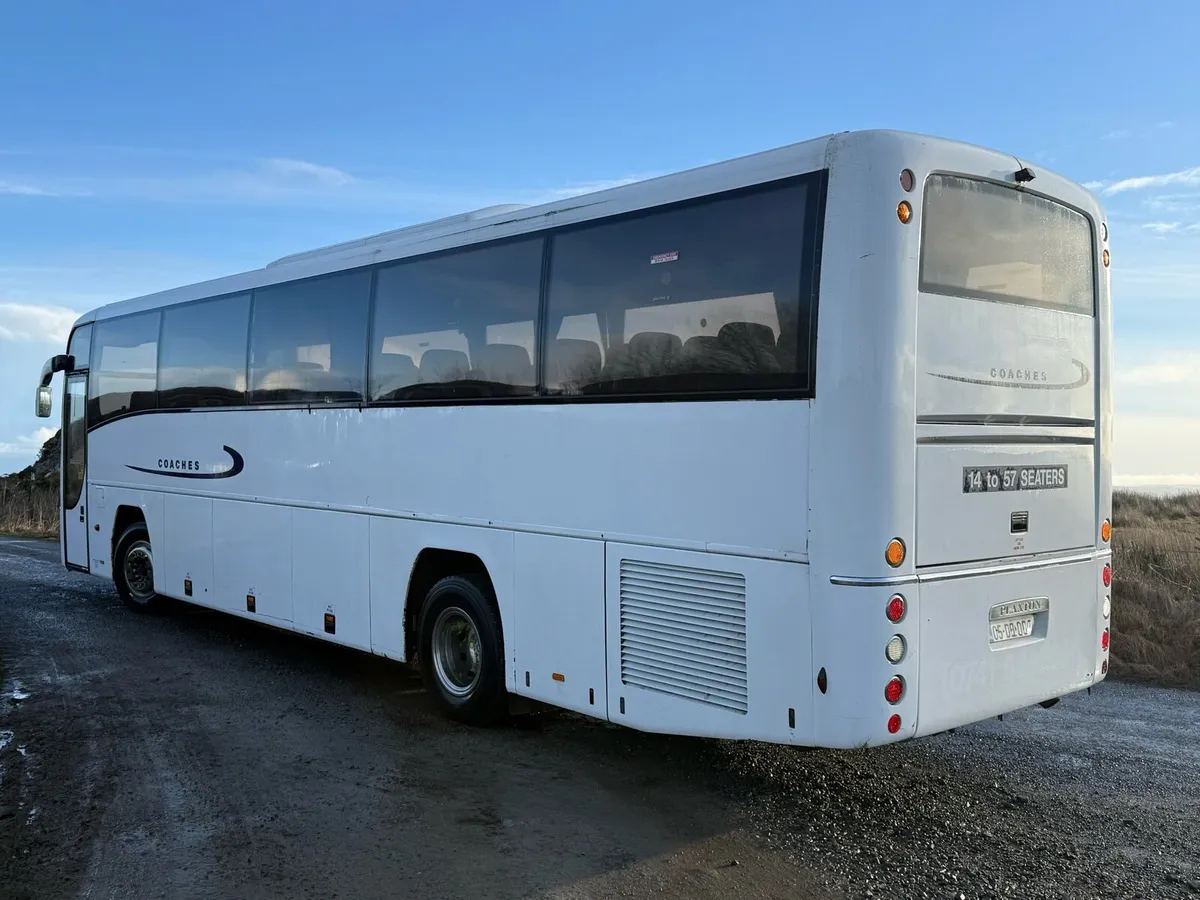 05 Iveco Coach 57 seater - Image 2