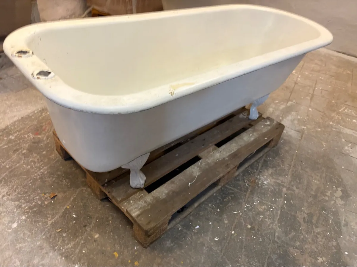 Roll top baths - resurfaced - Image 3
