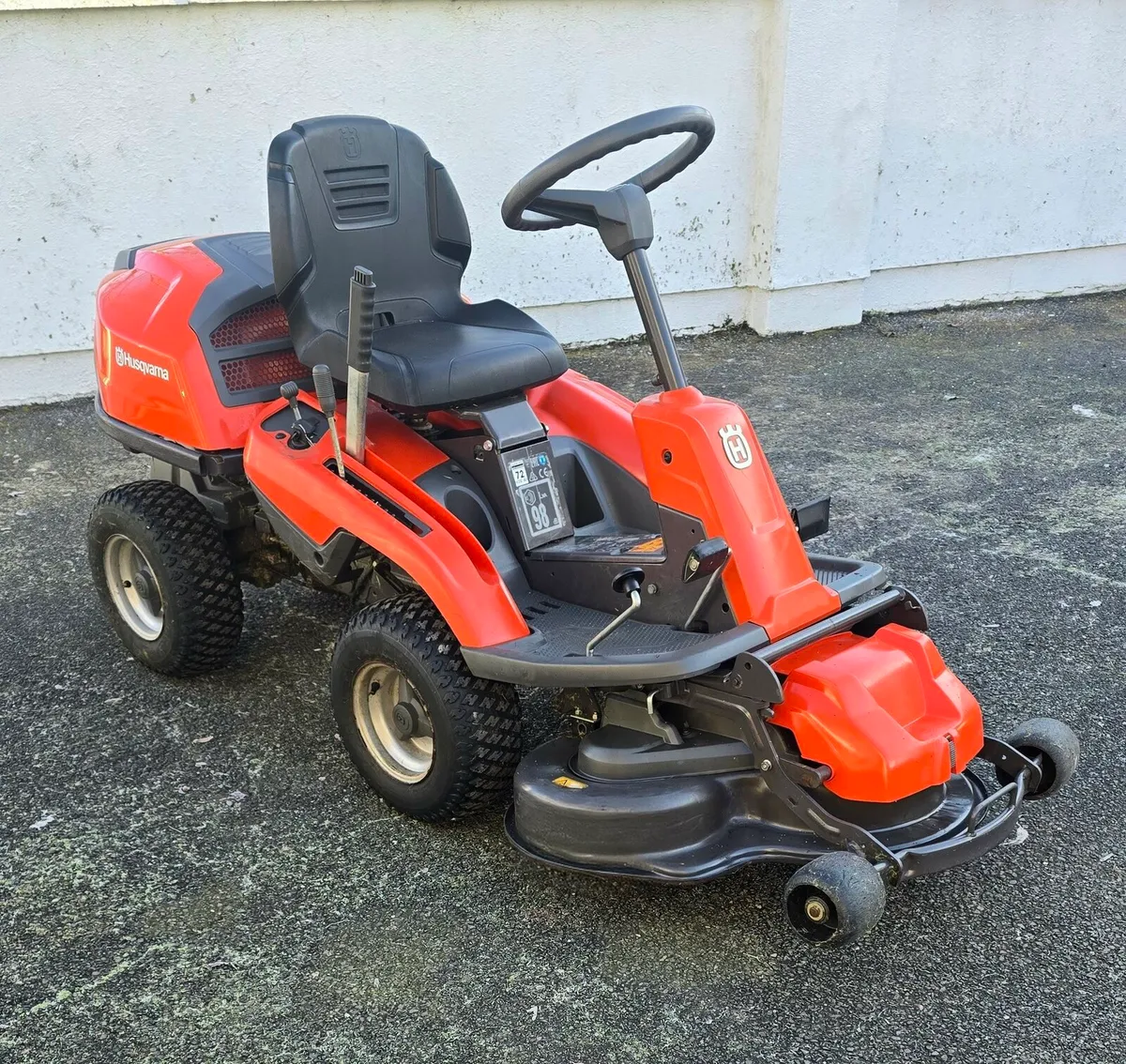 Husqvarna R214TC - Image 1