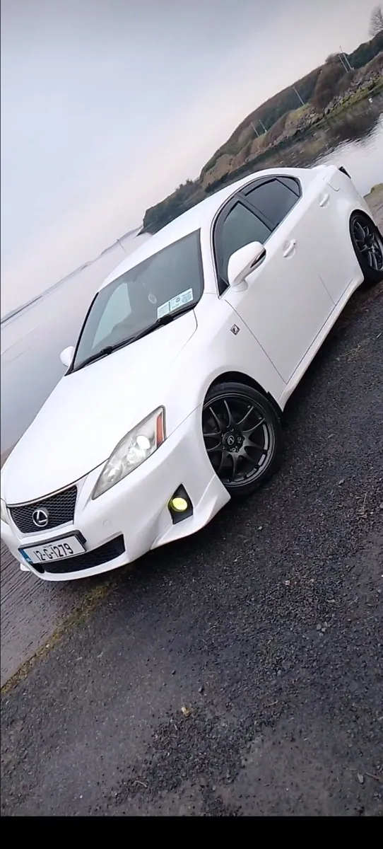 Lexus is 200D F-SPORT - Image 1