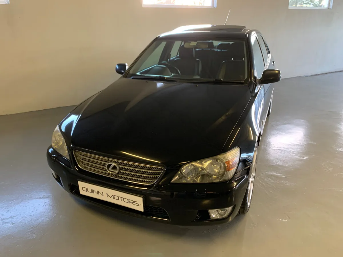 2005 LEXUS IS200 SE | SAT NAV | SUNROOF | BLACK LT