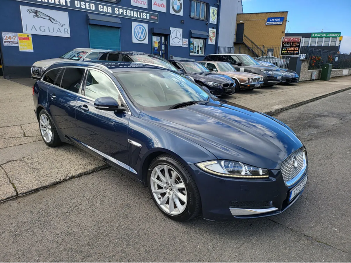 Jaguar XF SPORTBRAKE 2.2 D LUXURY 4DR AUTO// STUNN - Image 3