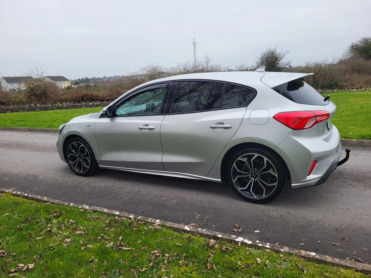 Ford Focus 1.5 DIESEL  ST LINE - Image 2