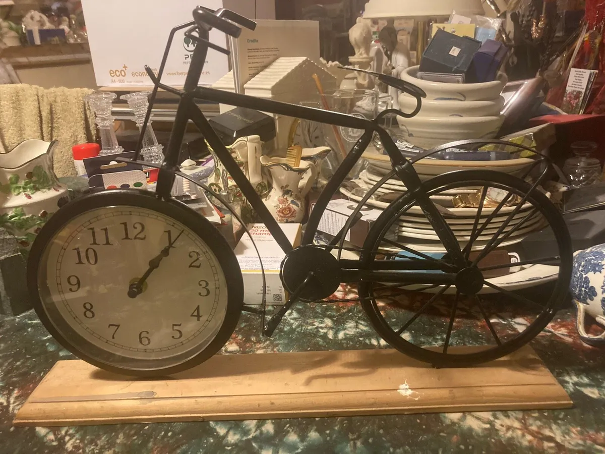 Bicycle shaped clock free postage