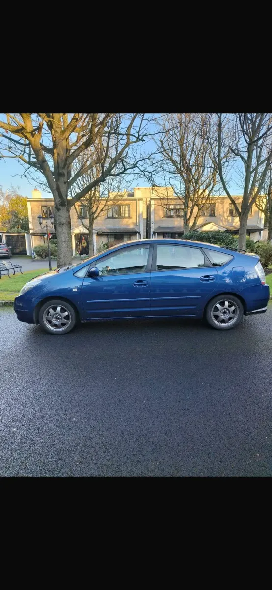 Toyota Prius 2009 - Image 2