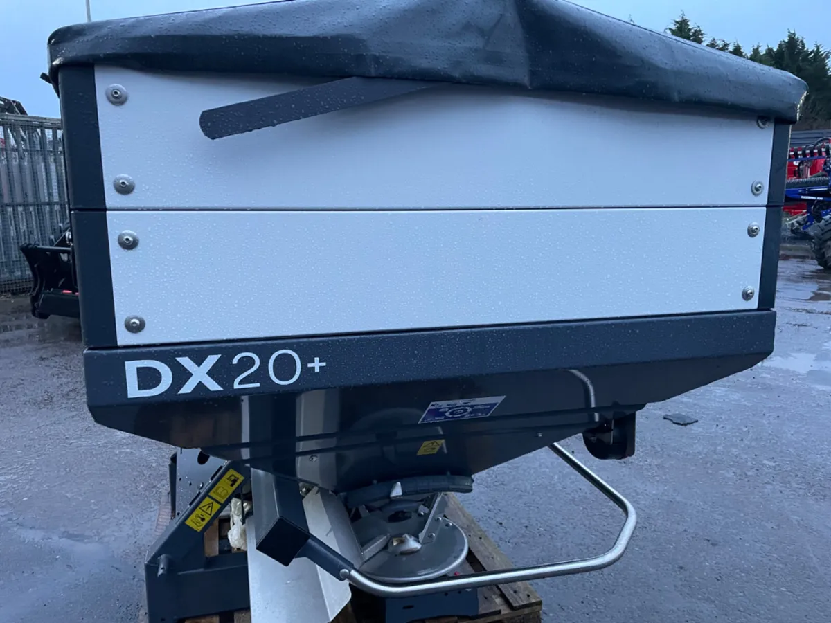 Sky Fertiliser spreader - Image 2