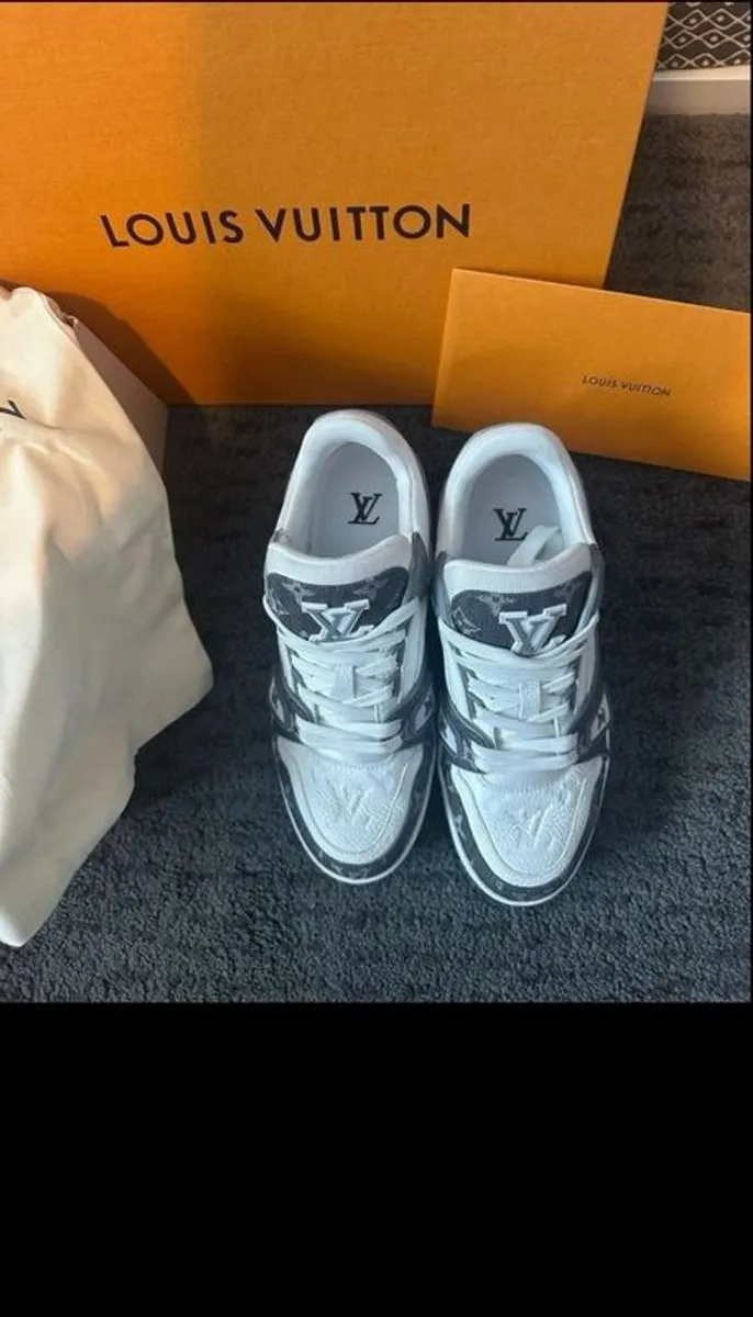 Louis Vuitton trainers - Image 2