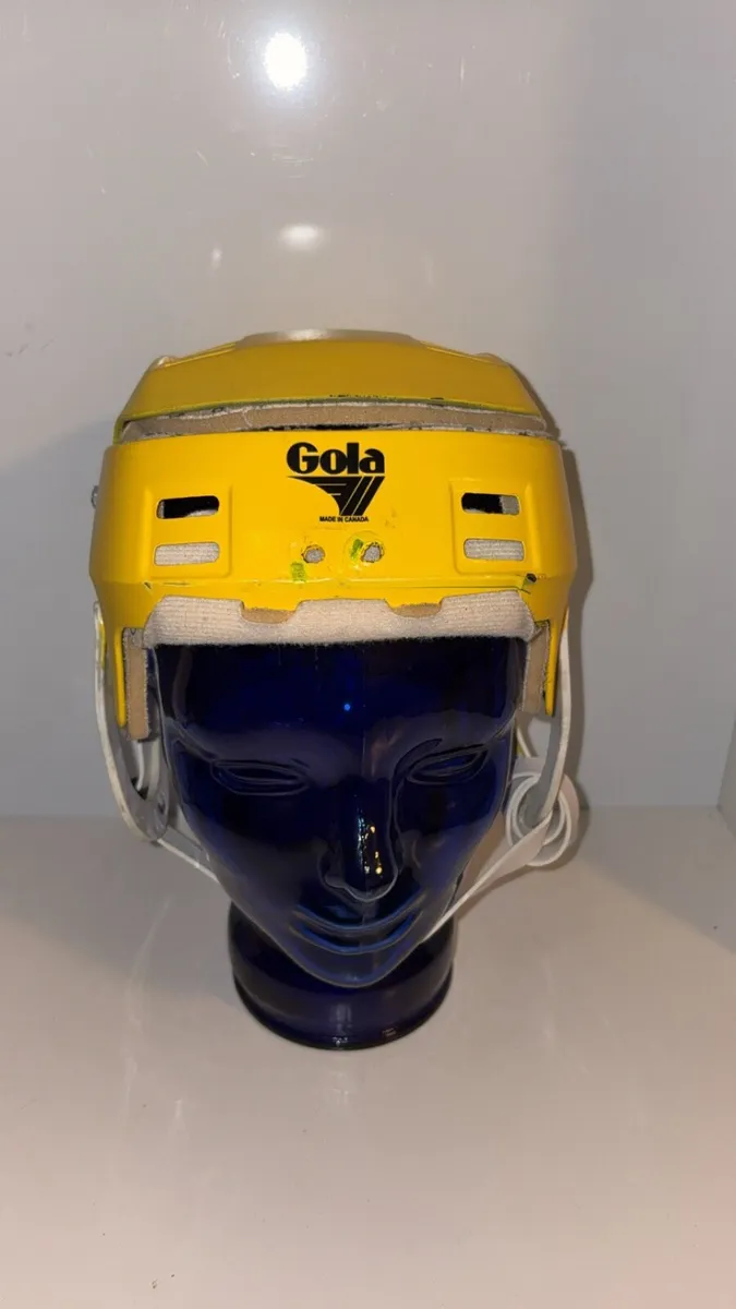 Gola hurling helmet - Image 1