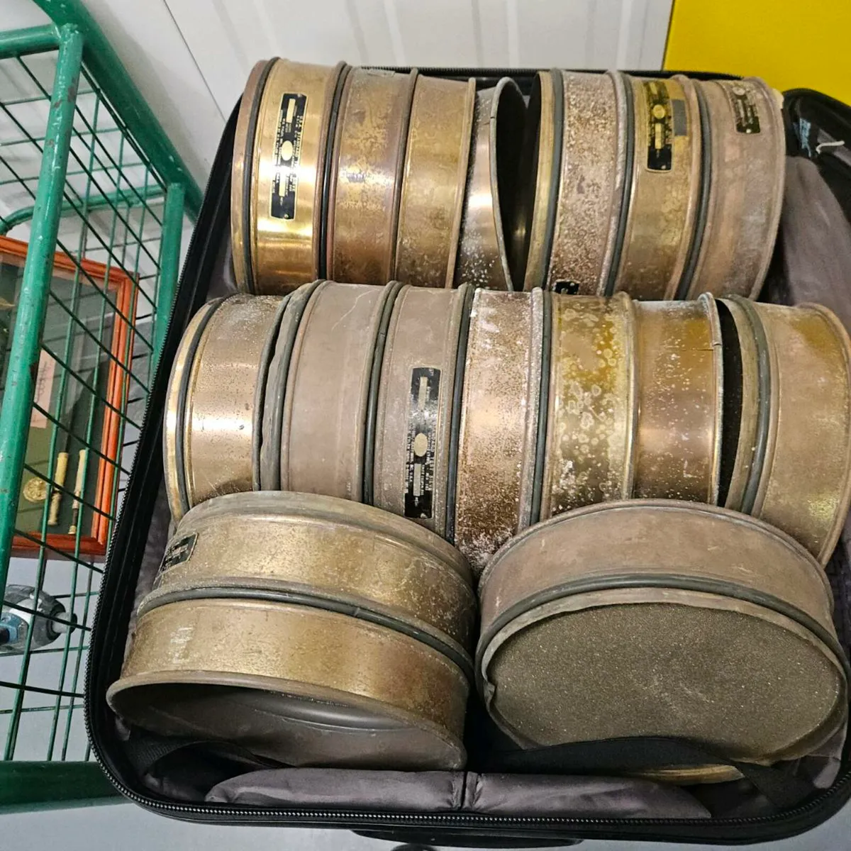 17 laboratory test sieves - Image 1