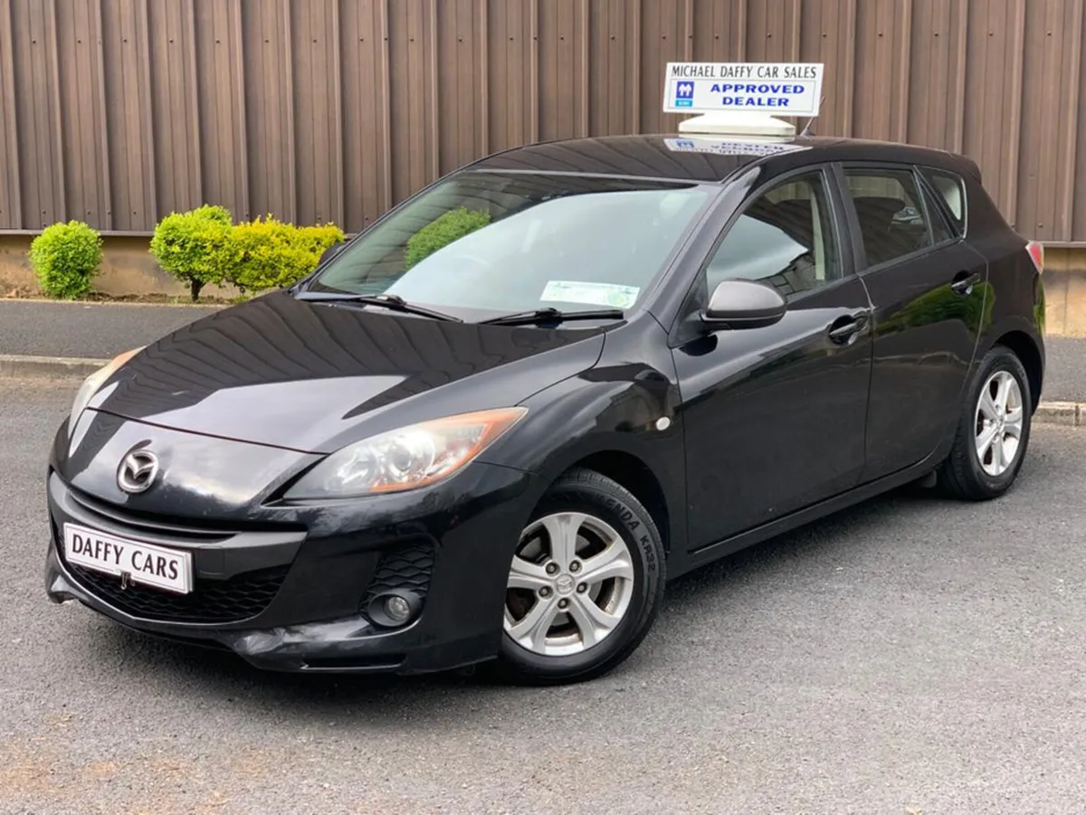 Mazda Mazda3 1.6 D EXECUTIVE 115PS 5DR - Image 1