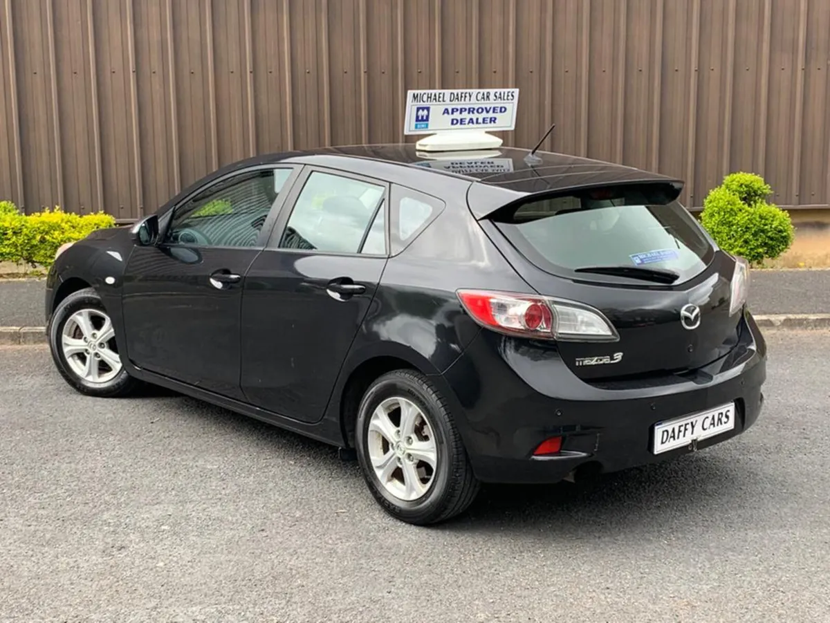Mazda Mazda3 1.6 D EXECUTIVE 115PS 5DR - Image 3