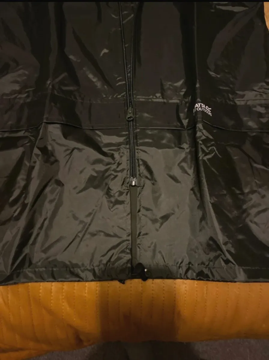 Regatta Waterproof Jacket - Image 4