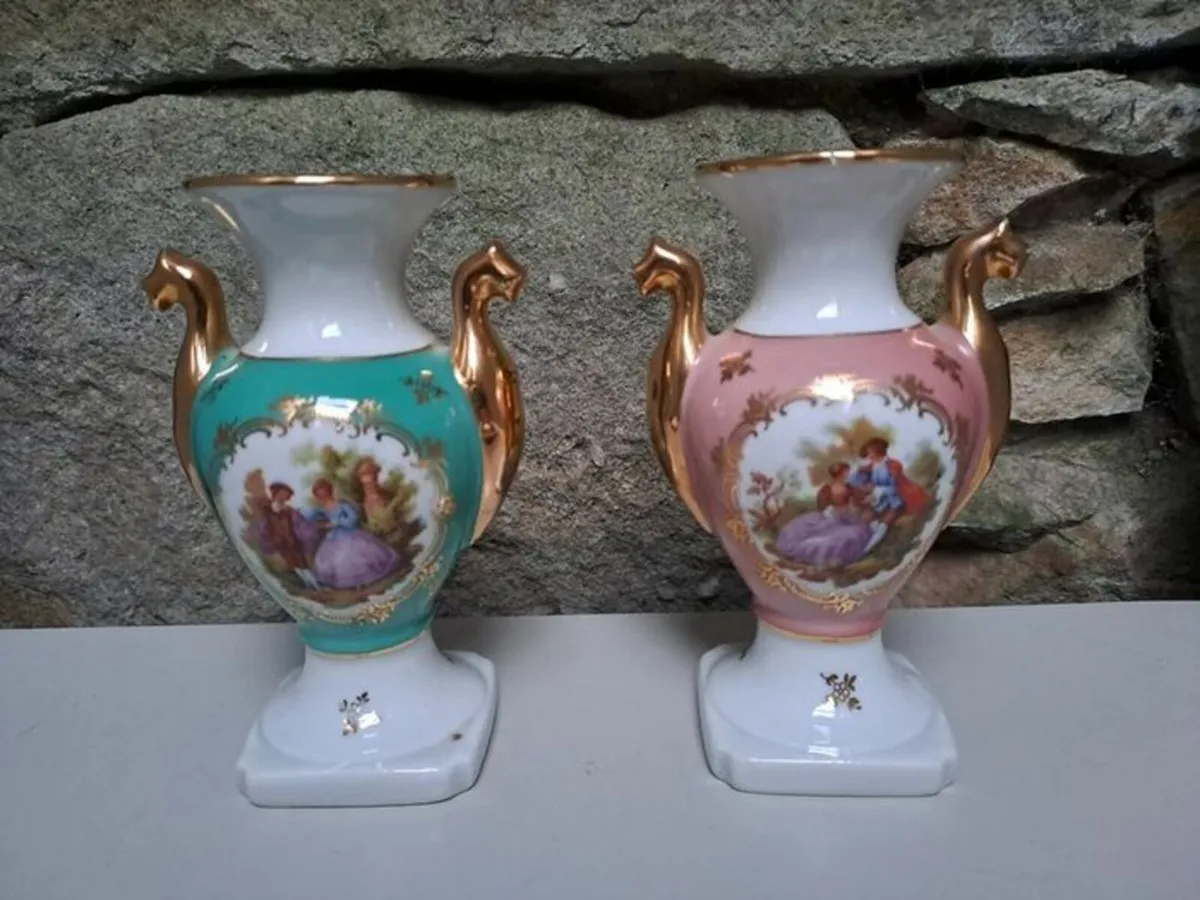2 Limoges vases - Image 1