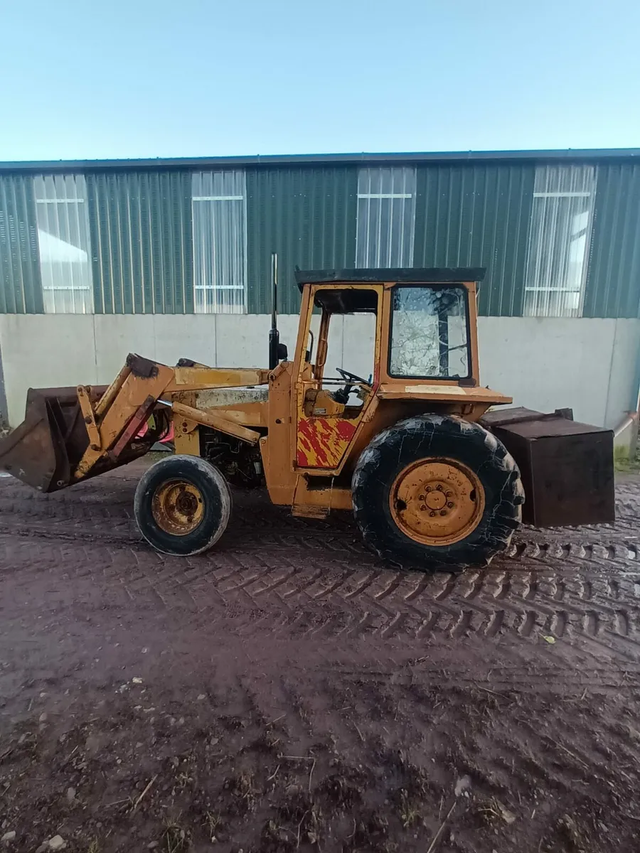 Massey 30e loader - Image 2