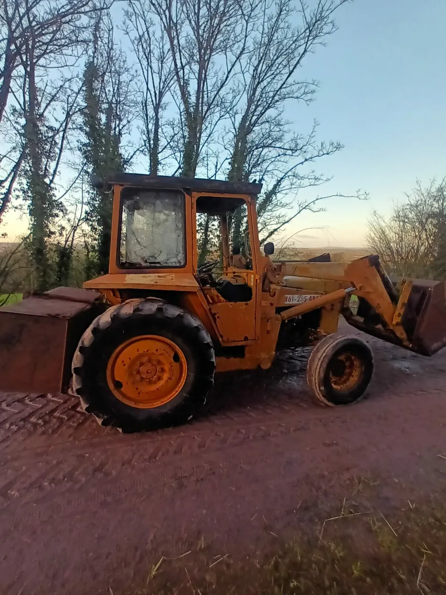 Massey 30e loader - Image 4