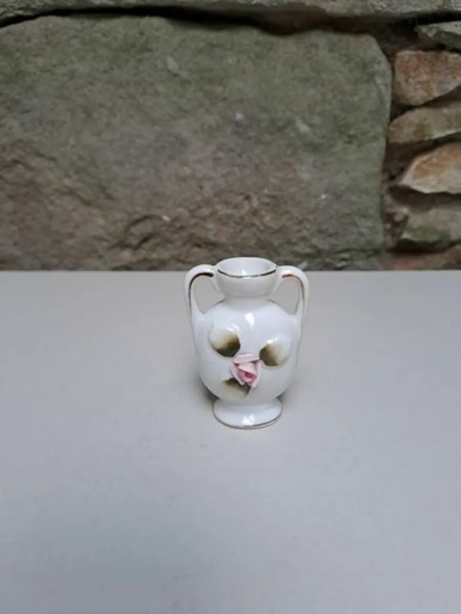 Miniature Vase pink flower - Image 1