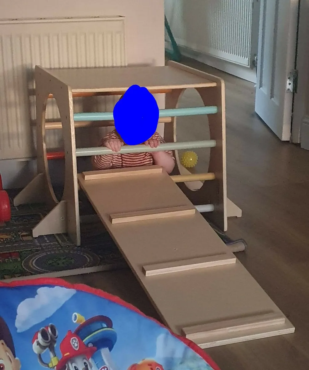 Climbing Cube - Image 1