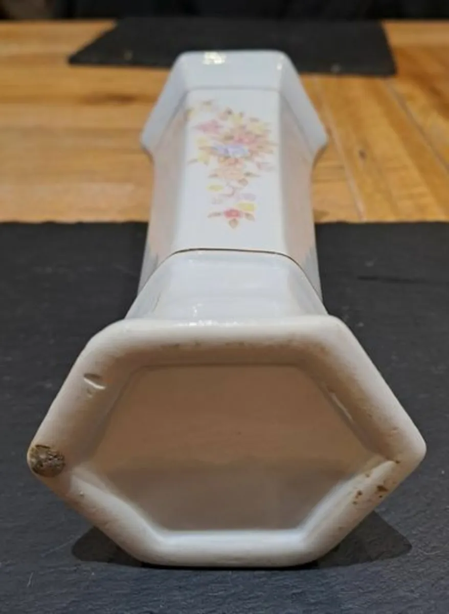 Flower vase white and pastel flowers - Image 3