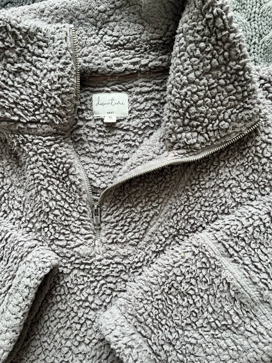 Next jumpers - Image 1