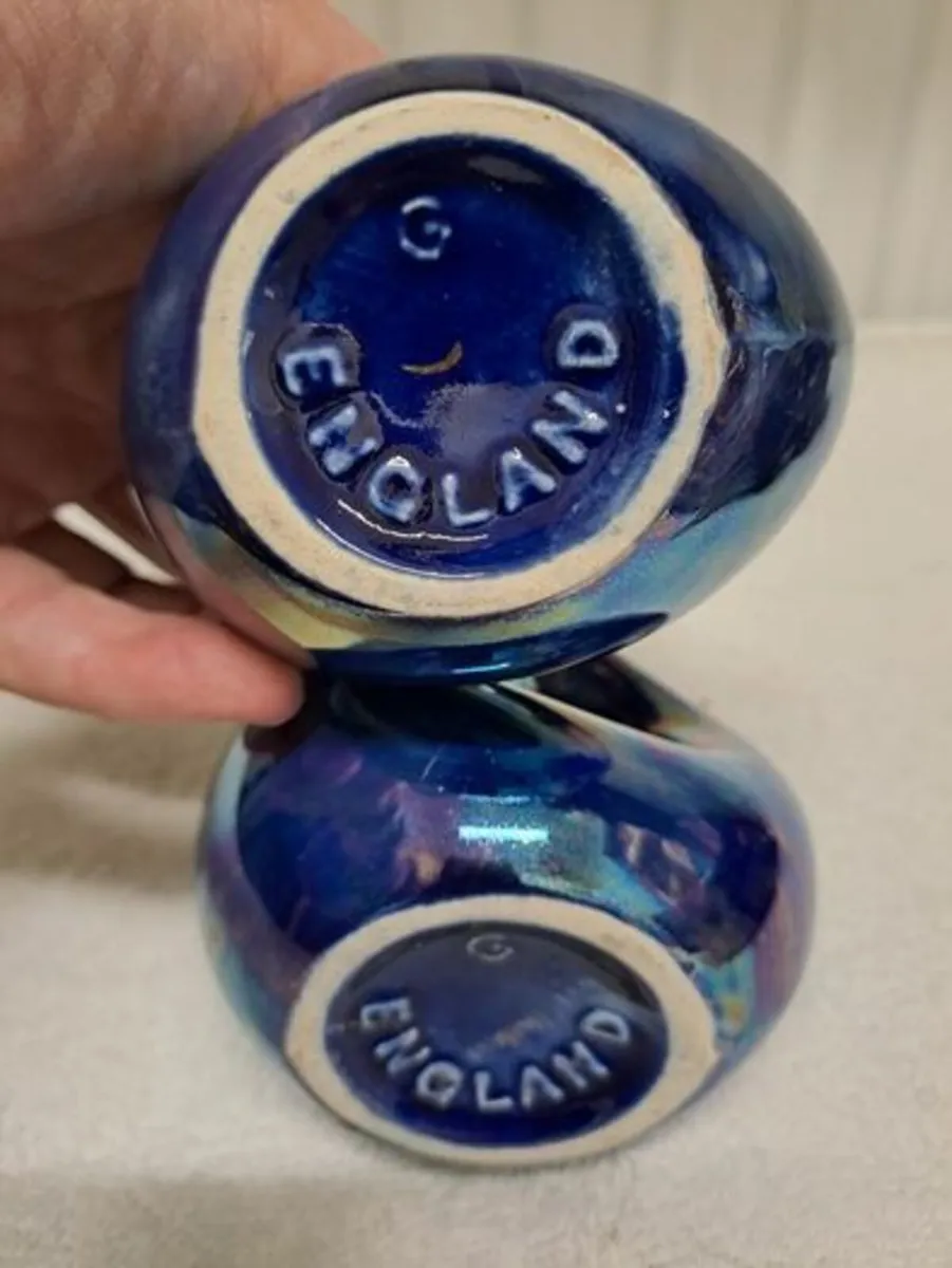 Blue / purple lustre ware Vases - Image 3