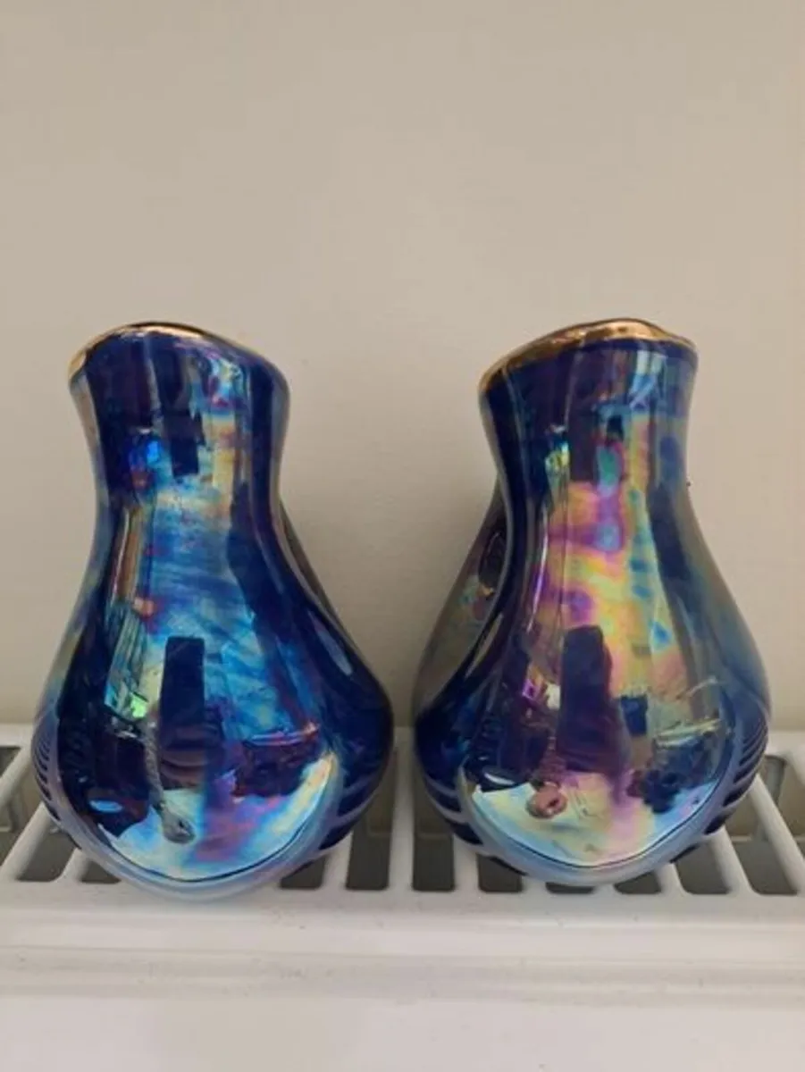 Blue / purple lustre ware Vases - Image 4