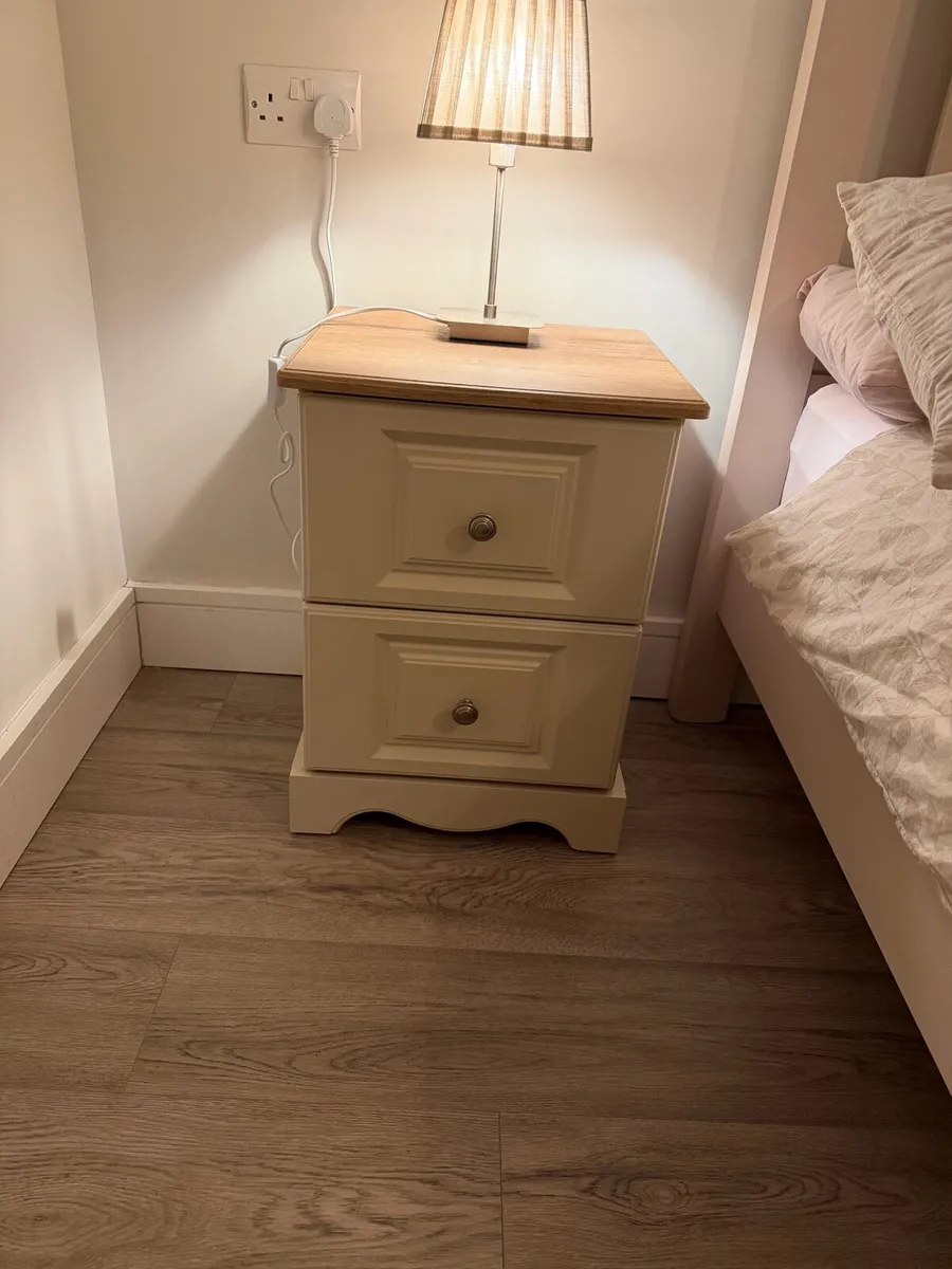 Bedroom furniture set - Image 3