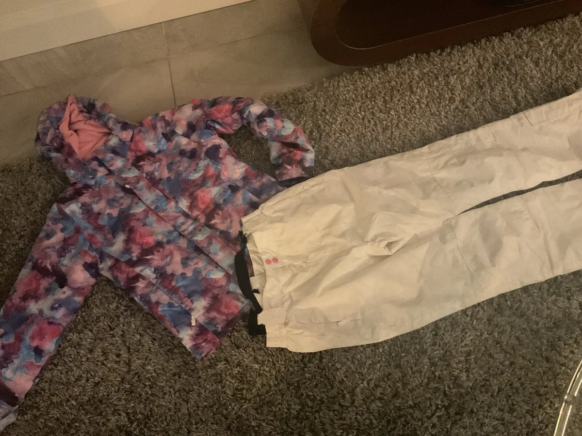Ski jacket and pants kids size Age 13 - Image 1