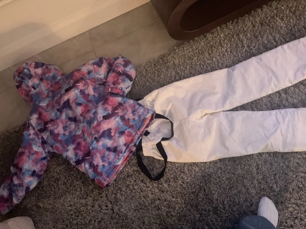 Ski jacket and pants kids size Age 13 - Image 4