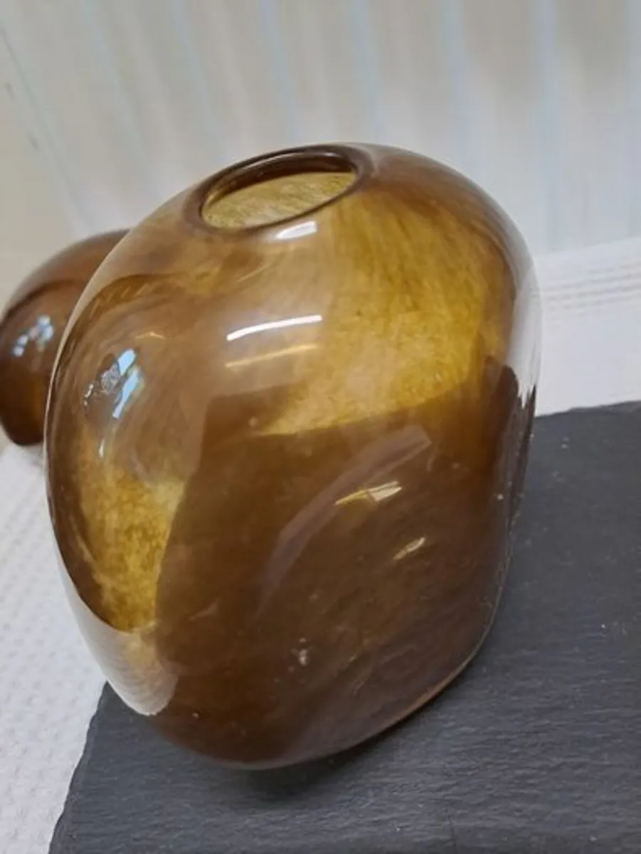 3 amber Glass vases - Image 3