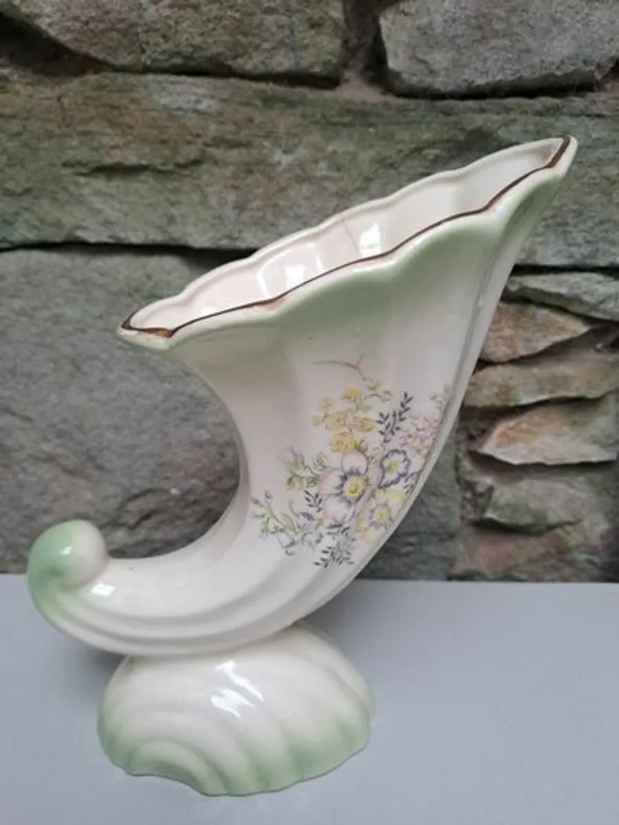 Romanian pottery vase - Image 1