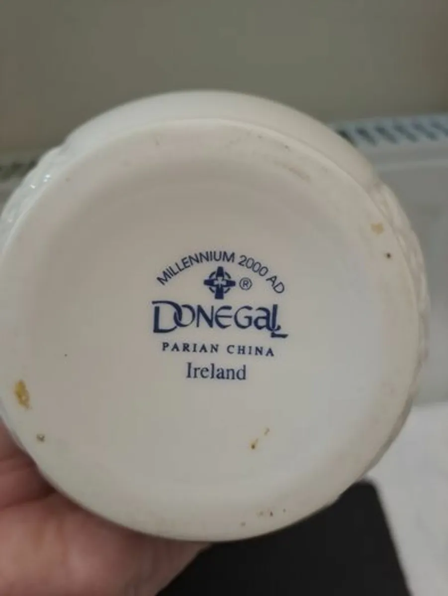Donegal Parian vase - Image 2