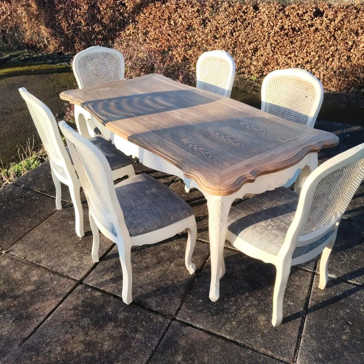 French table and 6 chairs - Image 1