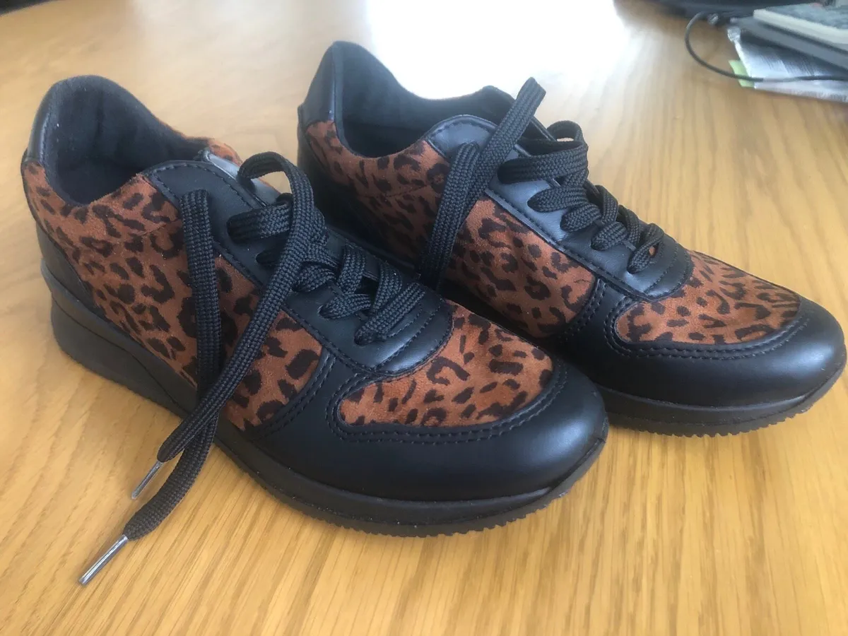 Black Trainers.Size 5 - Image 1