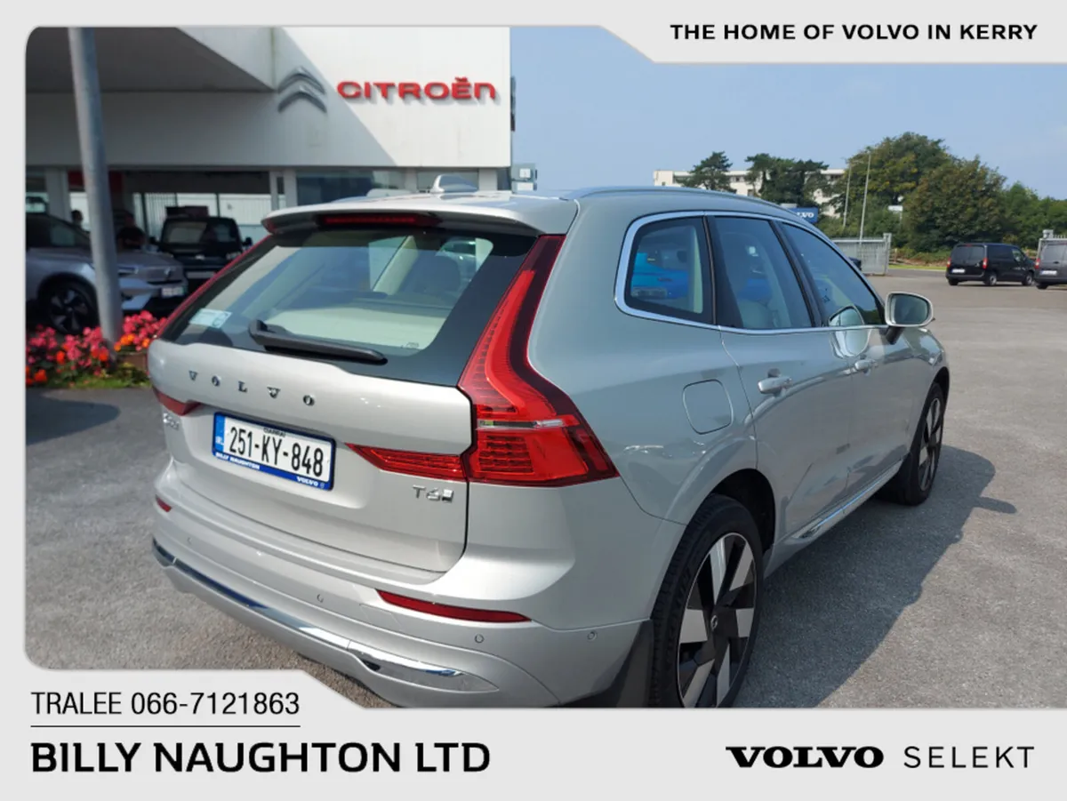 Volvo XC60 T6 PHEV PLUS BRIGHT AWD - Image 3