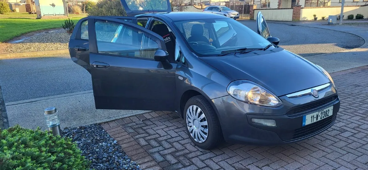 Fiat Punto 2011 - Image 1