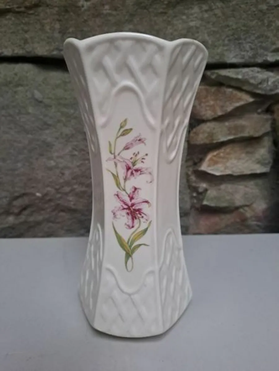 Belleek Country Trellis vase - Image 1