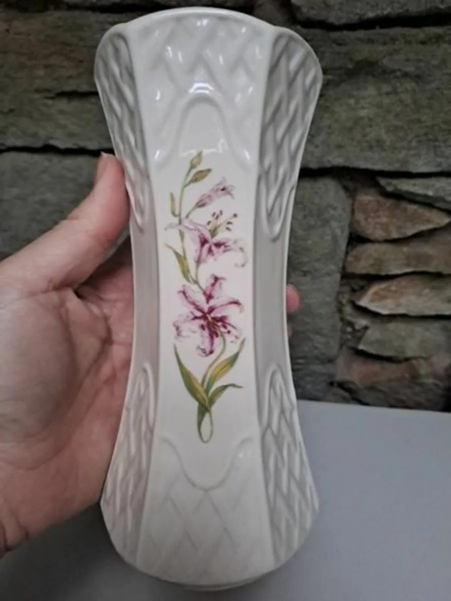 Belleek Country Trellis vase - Image 2