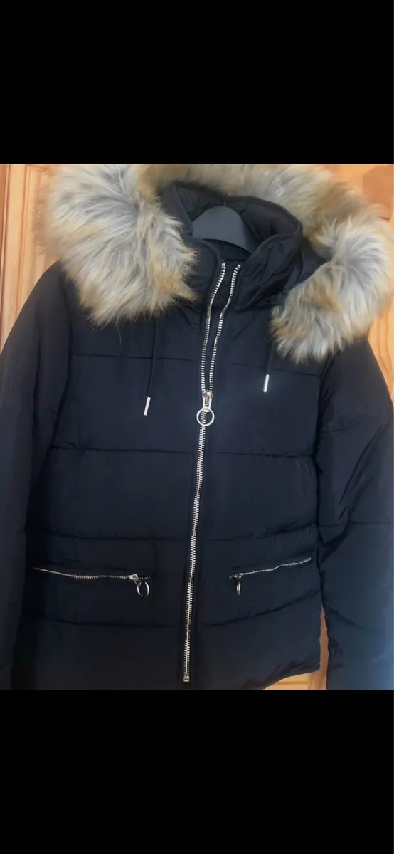Black Padded Jacket.Size 8 - Image 1
