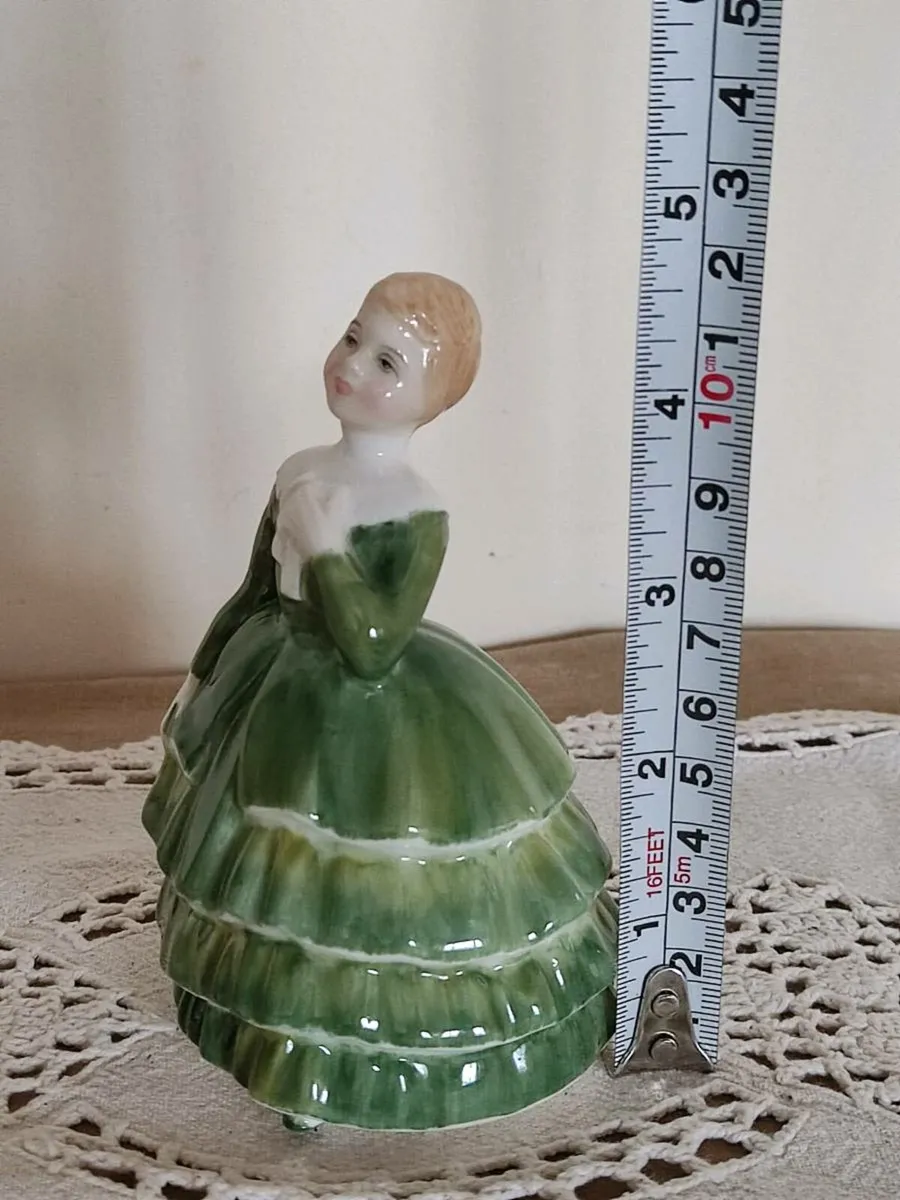 Royal Doultot mini figurines - Image 2