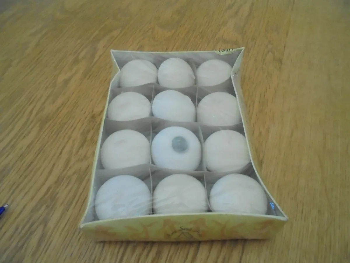 Box Set of Scented Floating Candles for Sale - Image 1